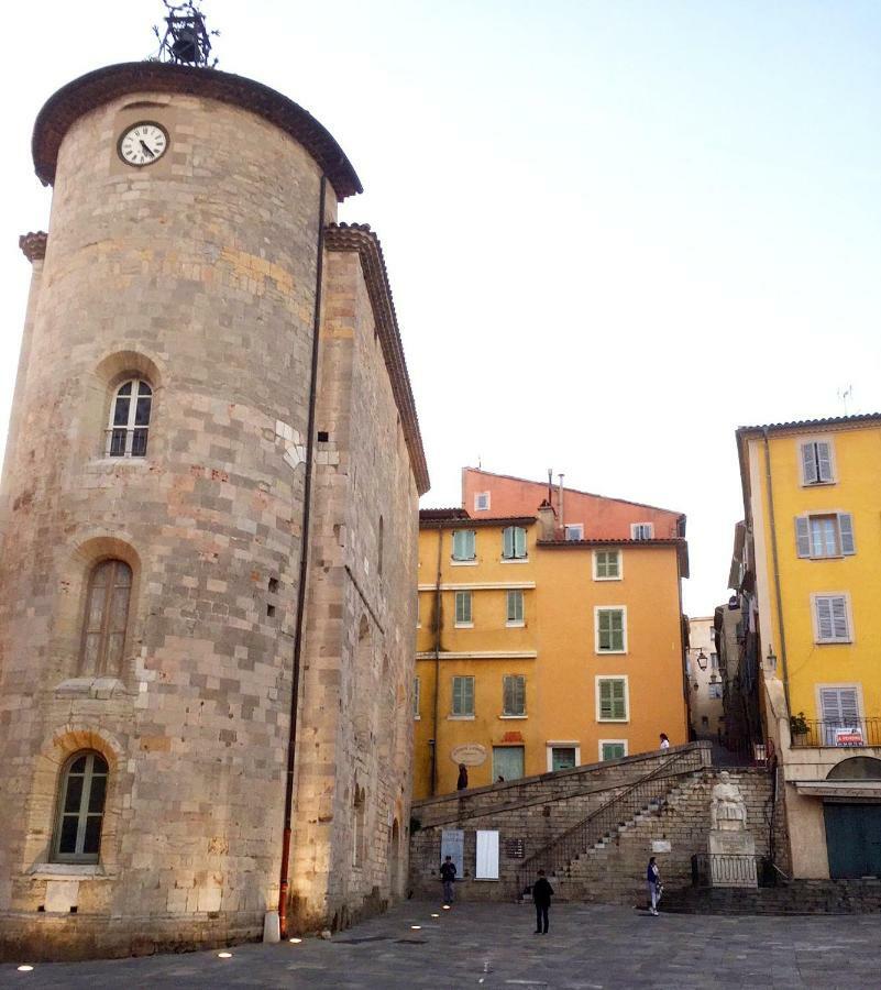 Apartamento Des Templiers Hyères